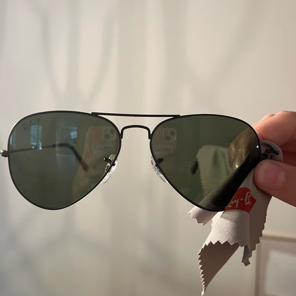 Black ray ban sunglasses - Picture 3 of 8